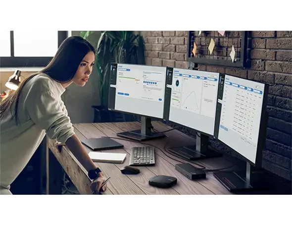محطه لمجموعه واسعه من منافذ Lenovo ThinkPad Universal Thunderbolt 4 مع دعم عرض 8K ومحول طاقه 135W - اسود