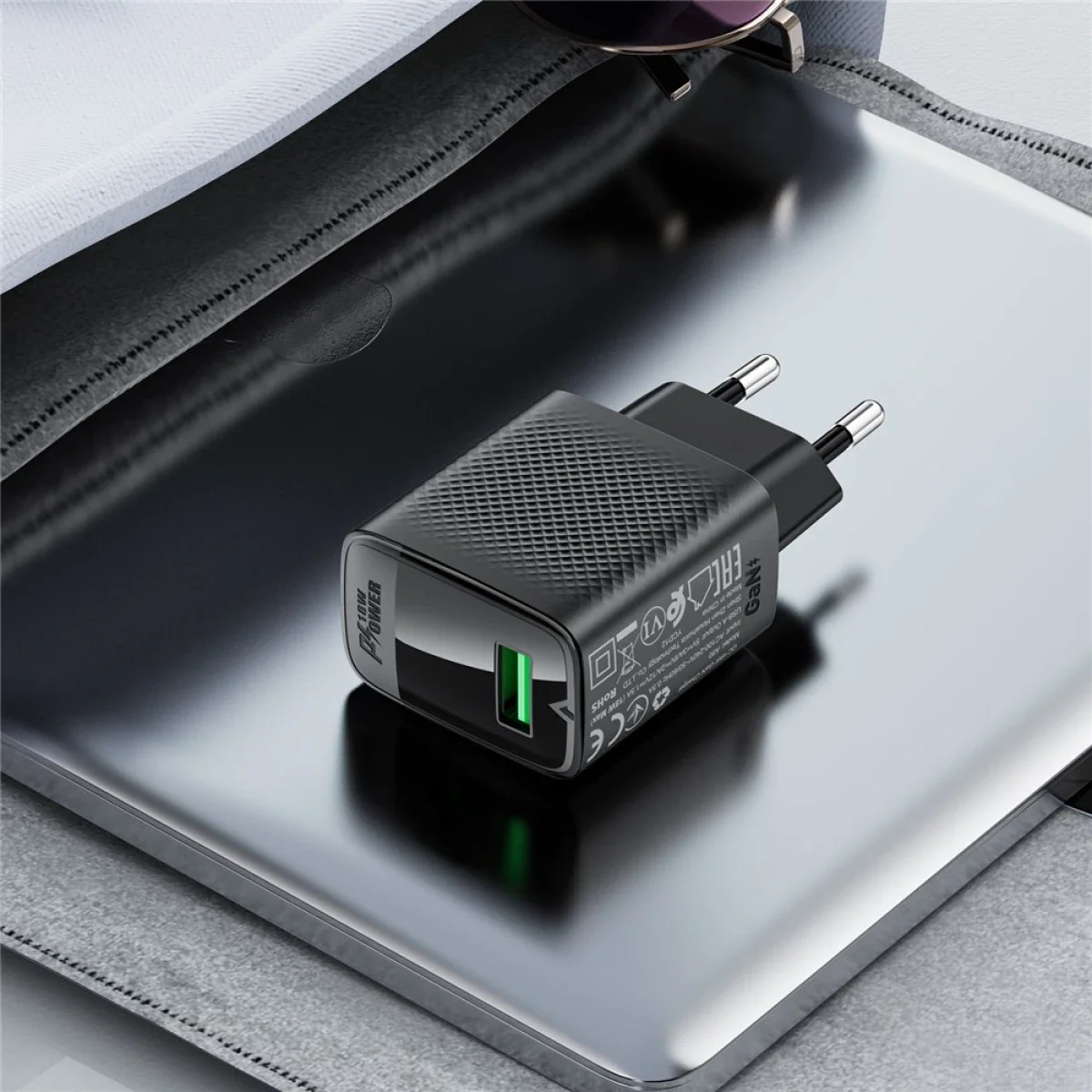 شاحن حائط ACEFAST A90 بتقنية GaN وقدرة 18 واط ومنفذ USB-A وقابس أوروبي أسود - Thumbnail 6