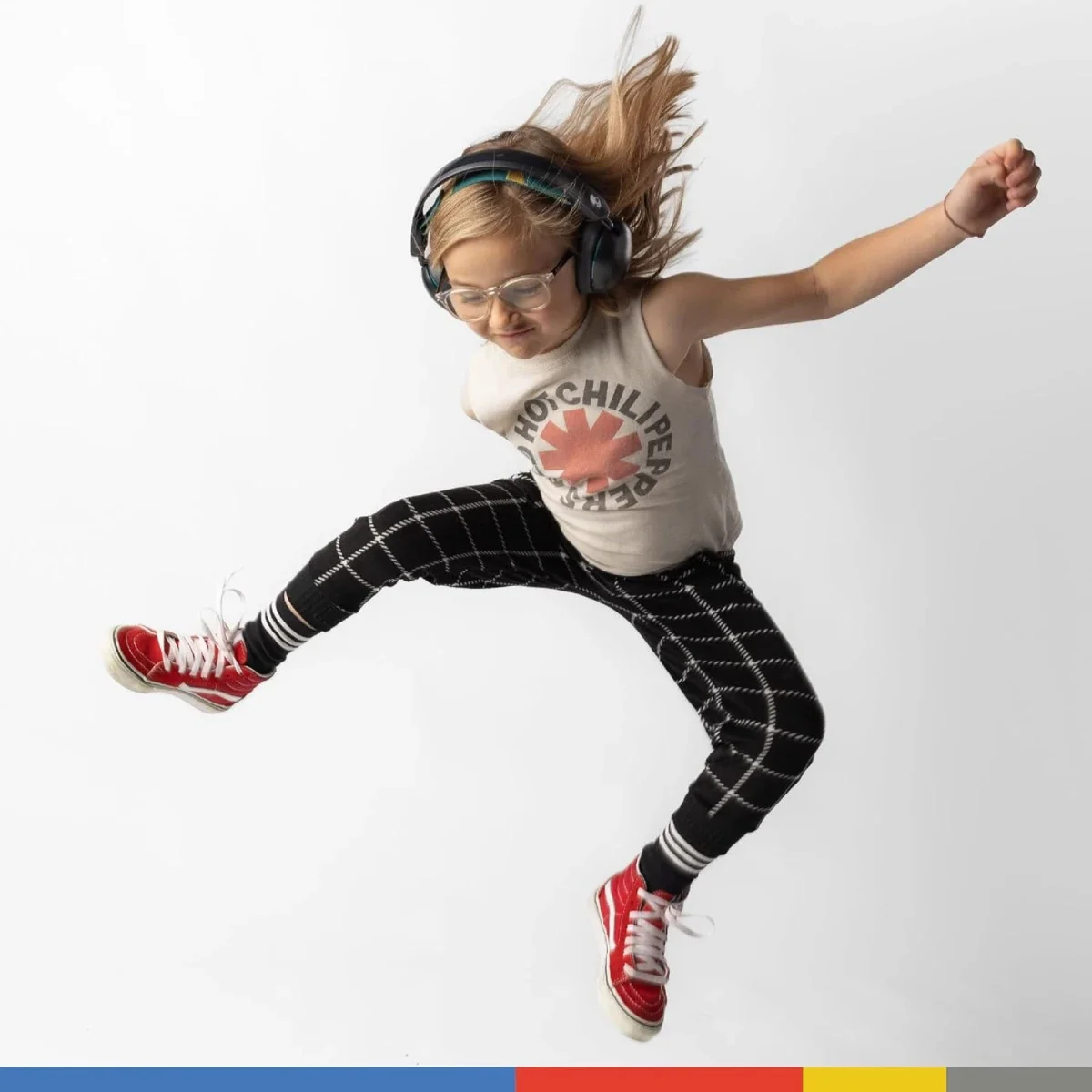 Skullcandy Grom Wireless Kids Over-Ear Headphones 45-Hour Battery Black - Thumbnail 4