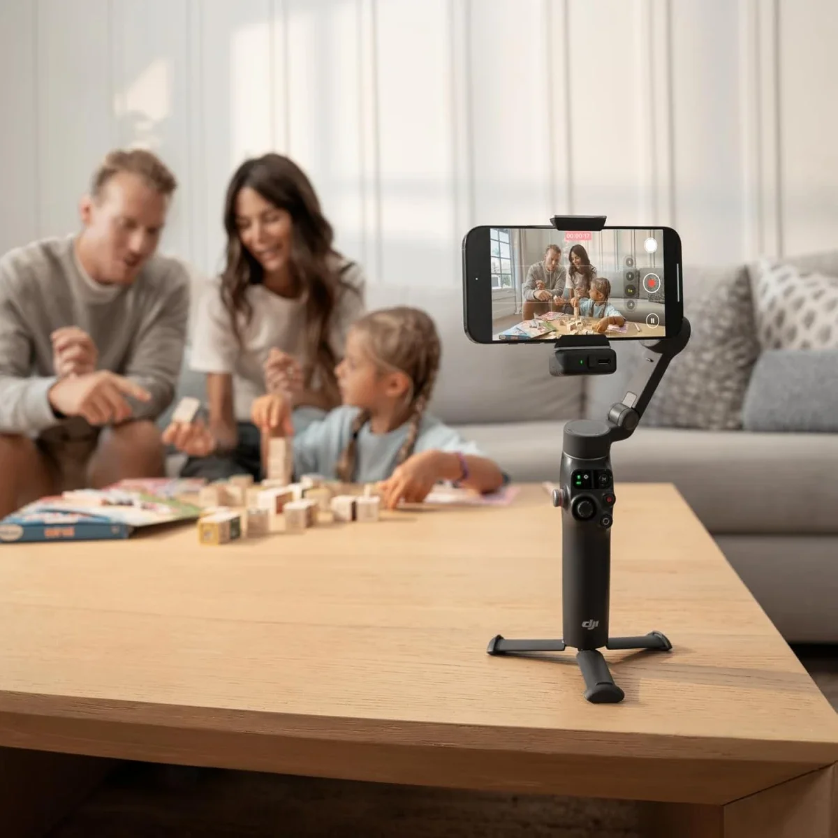 DJI Osmo Mobile 8 Phone Gimbal Stabilizer with AI Tracking, 360° Pan and 10-Hour Battery - Thumbnail 9