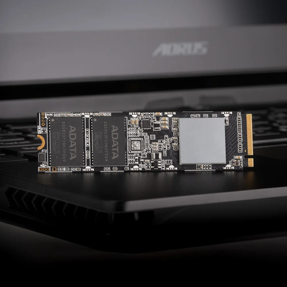 قرص SSD XPG SX8100 بسعة 2TB وواجهة M.2 2280 PCIe Gen3x4 NVMe - Thumbnail 3