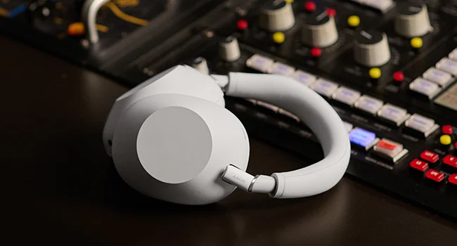 Sony WH-1000XM6 Wireless Noise Canceling Headphones Blue - Thumbnail 10