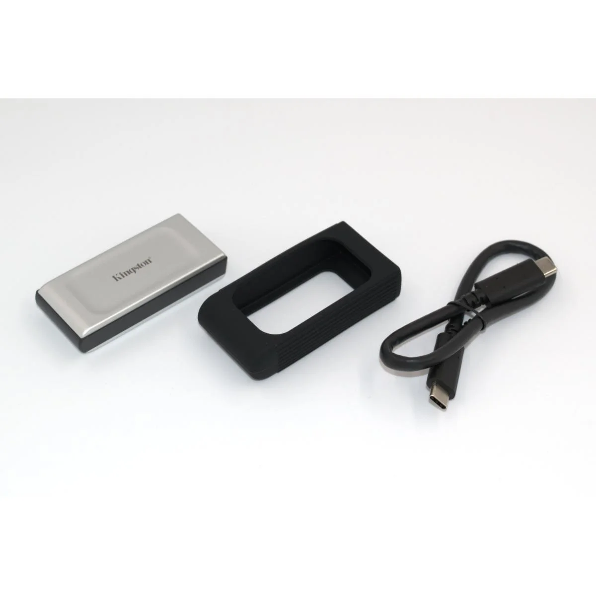 قرص SSD خارجي محمول Kingston XS2000 بسعة 1 تيرابايت USB-C بسرعة تصل إلى 2000MB/s - Image 2