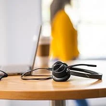 سماعة رأس لاسلكية Poly Voyager 4320 بمنفذ USB-A مع قاعدة شحن ومعتمدة لـ Teams - Thumbnail 14