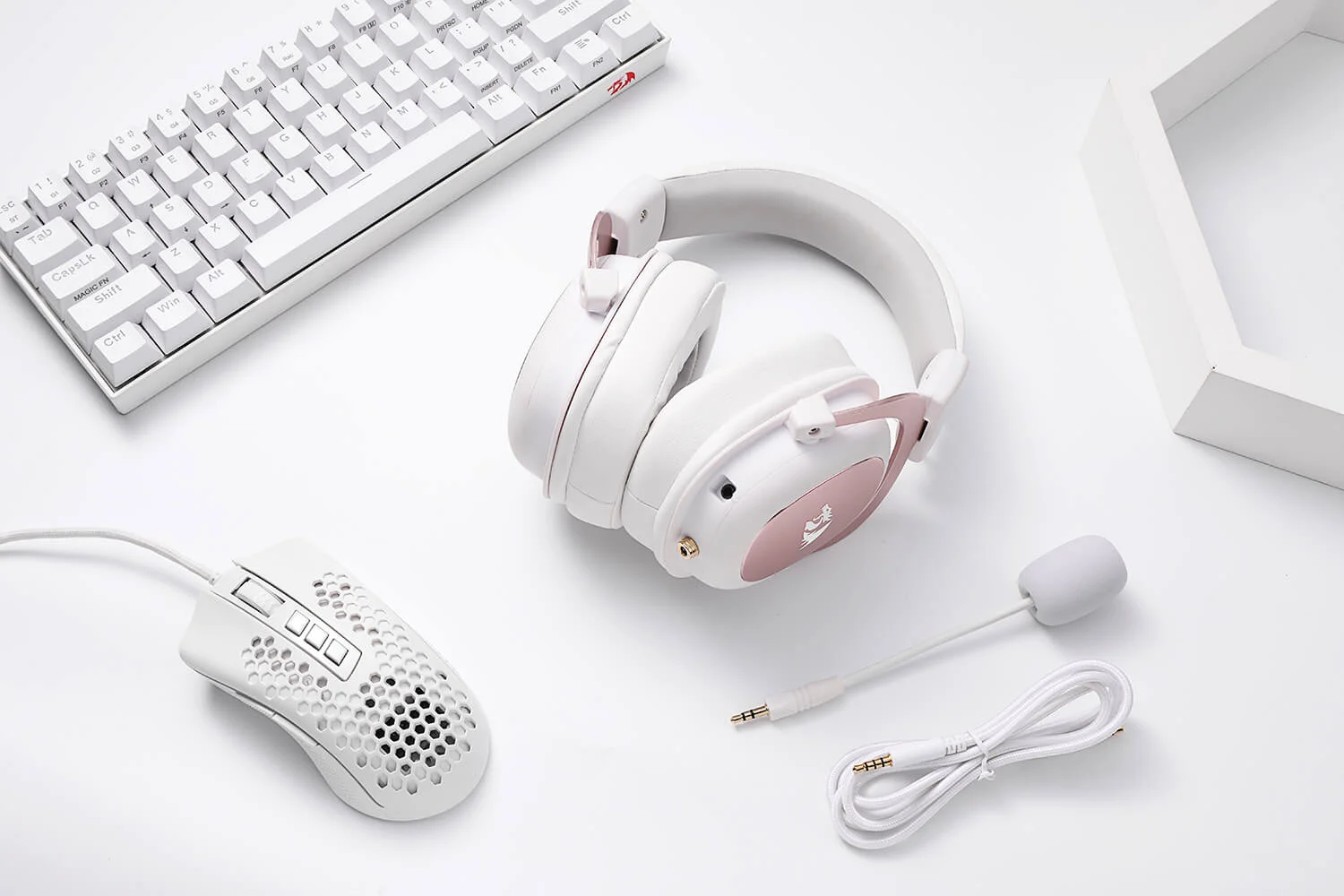 Redragon H510 Zeus 2 Wired 7.1 Surround Gaming Headset with 53mm Drivers - White - Image 9