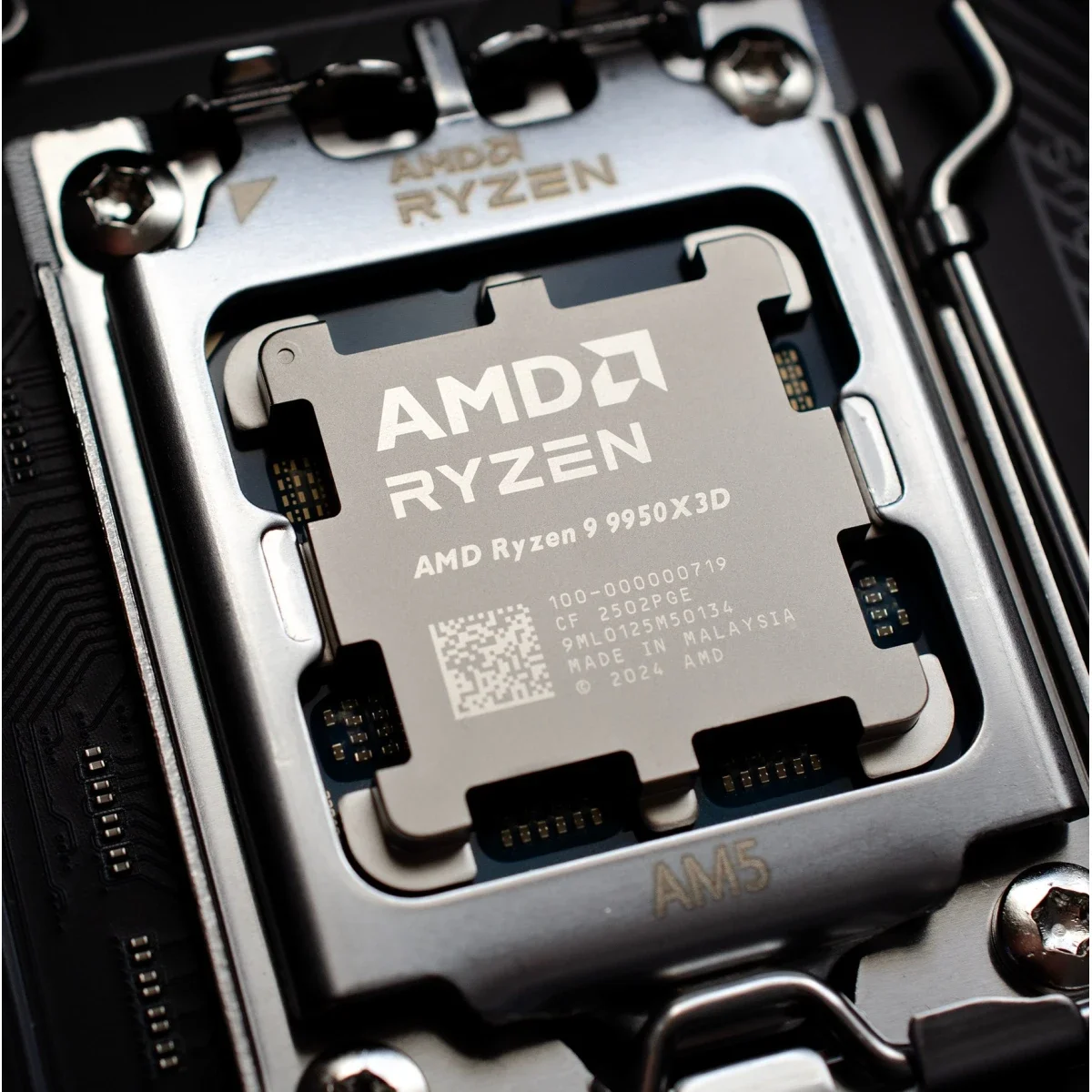 AMD Ryzen 9 9900X3D 12-Core 4.4GHz Desktop Processor Tray - Thumbnail 2