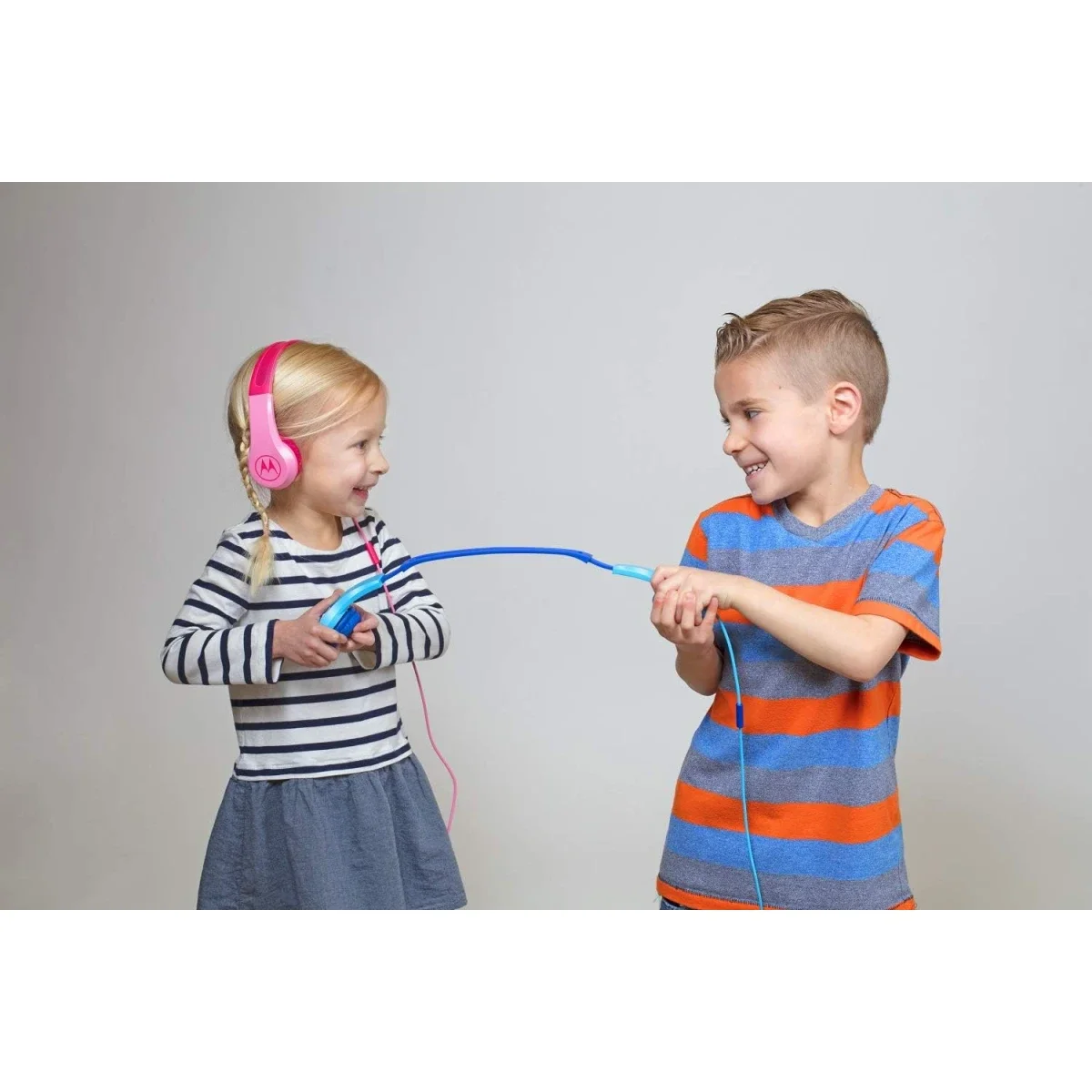 Motorola Squads 200 Kids Wired Headphones with 85dB Safe Volume Limit, 3.5mm AUX and In-Line Mic - Pink - Thumbnail 6
