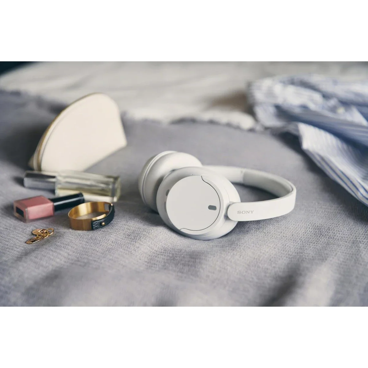 Sony WH-CH720N Wireless Noise Canceling Over-Ear Headphones with Bluetooth, Microphone & Alexa - White - Thumbnail 9